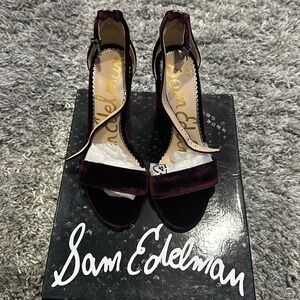 Sam Edelman Yaro Heels in Berry Wine Velvet size 5